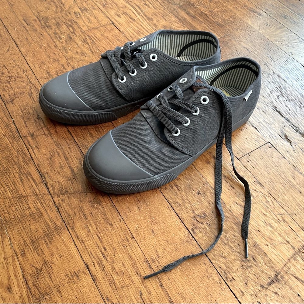 BANGS Low Top Grey Sneakers